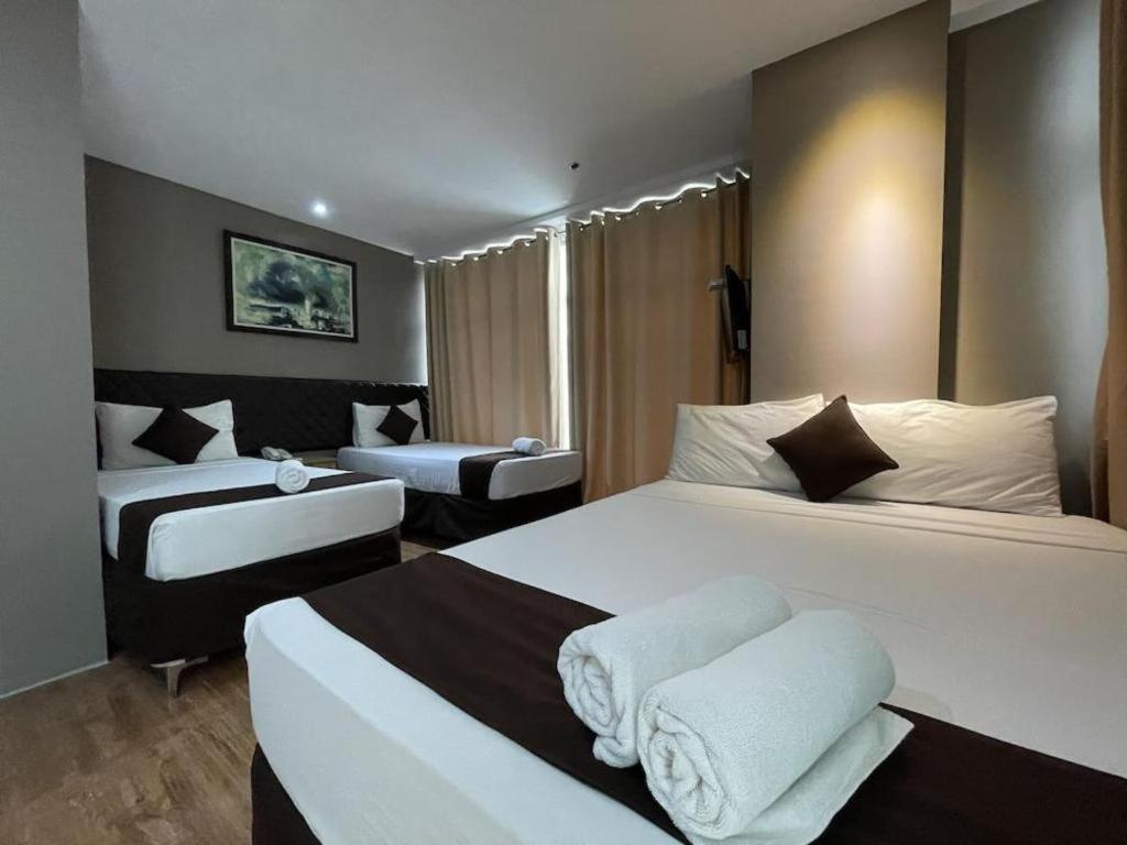 Capitol And Hotel Cebu